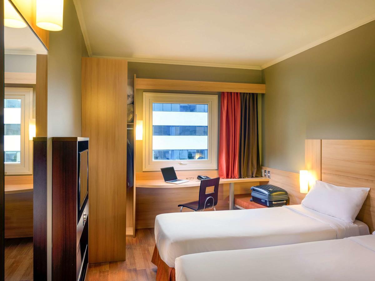 Ibis Santiago Las Condes Exterior photo
